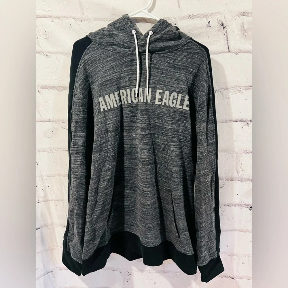 American Eagle Striped Reflective Performance Hoo… - image 2